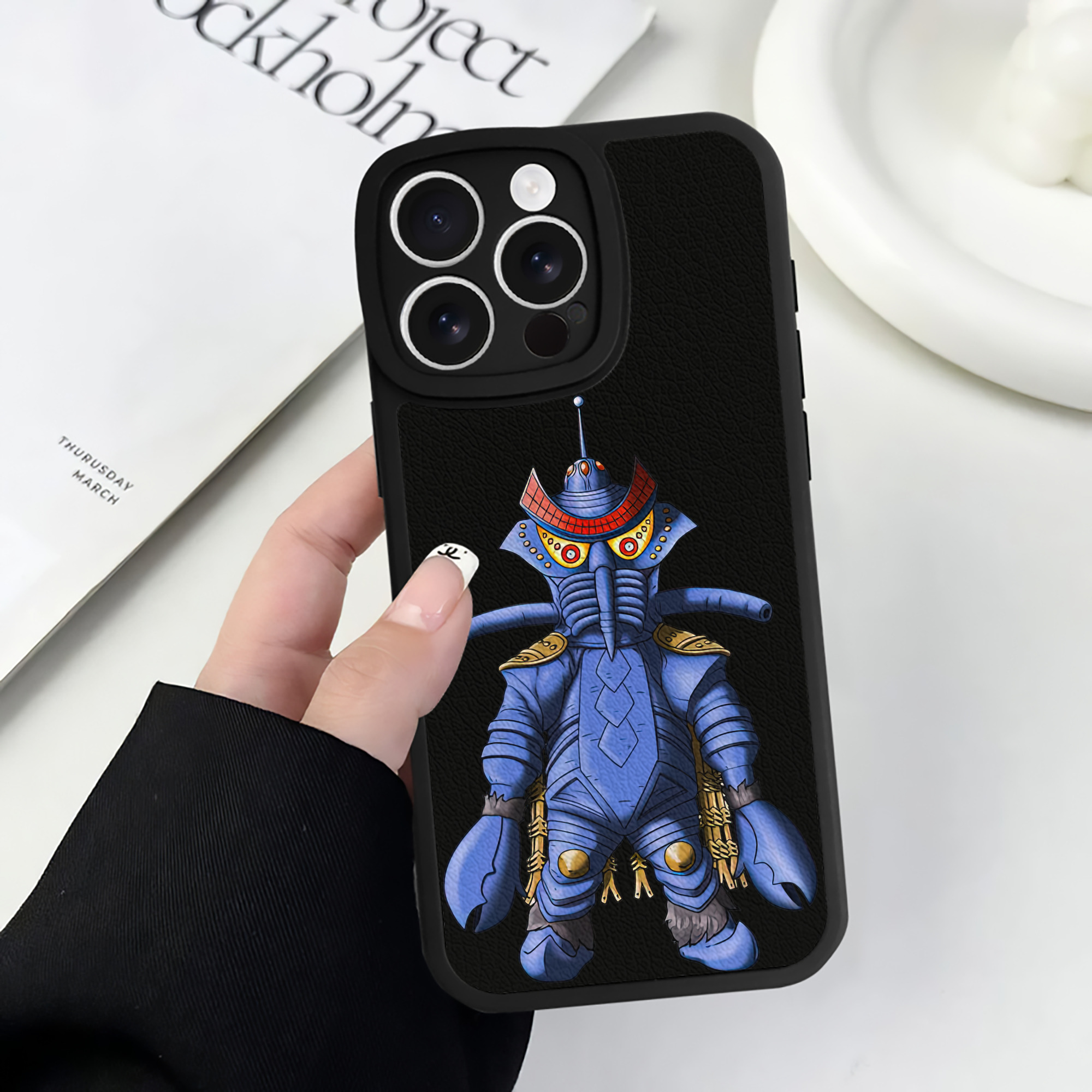 （画像用） ウルトラマン Ultraman 【iPhone 16シリーズ対応】シリコンスマホケース（レザー調） 材質：シリコン